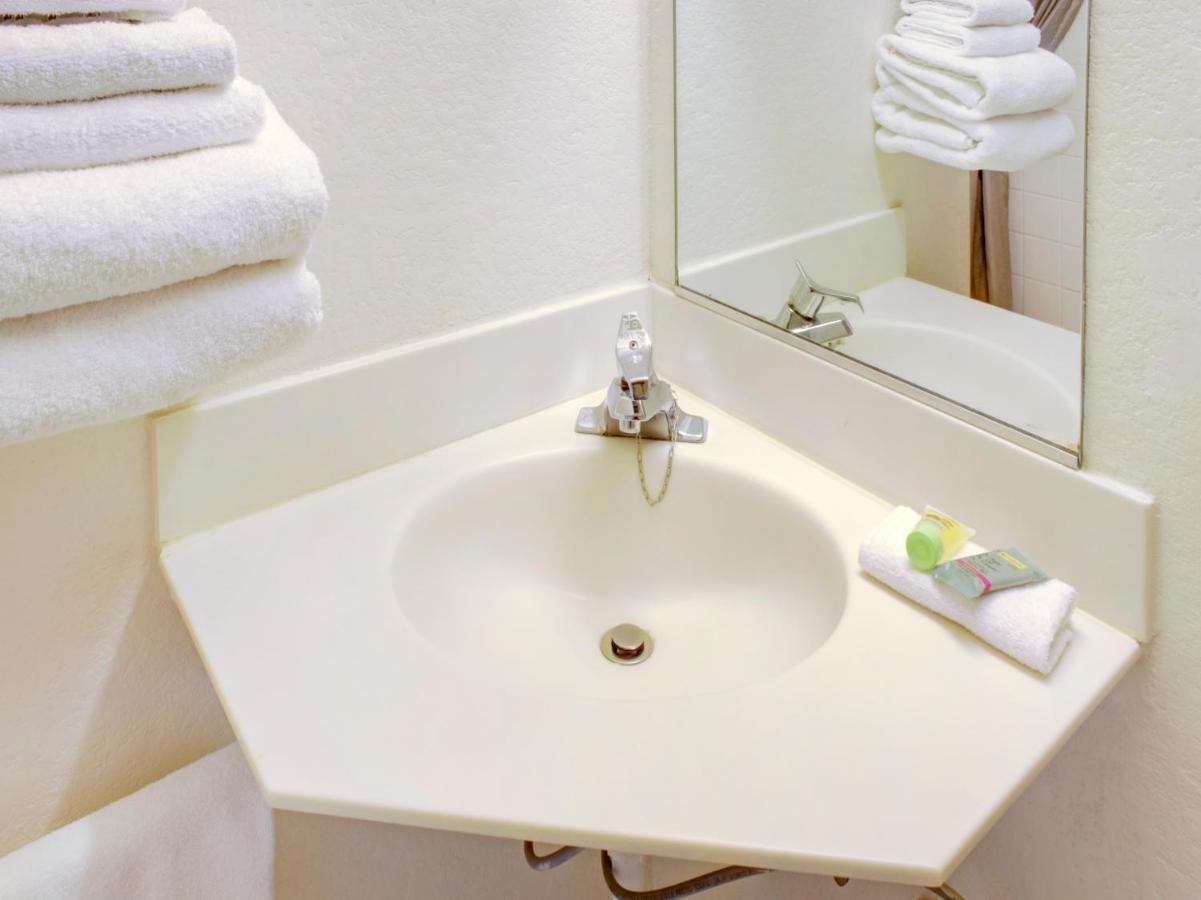 Travelodge By Wyndham Miles City Extérieur photo