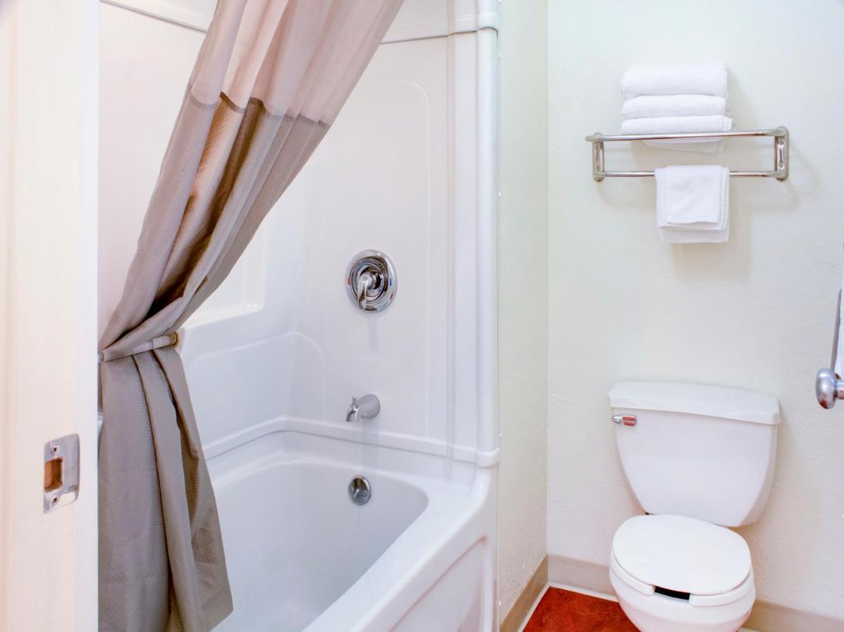 Travelodge By Wyndham Miles City Extérieur photo