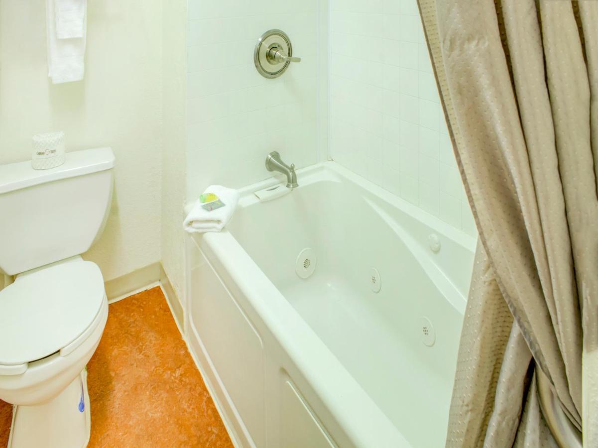 Travelodge By Wyndham Miles City Extérieur photo