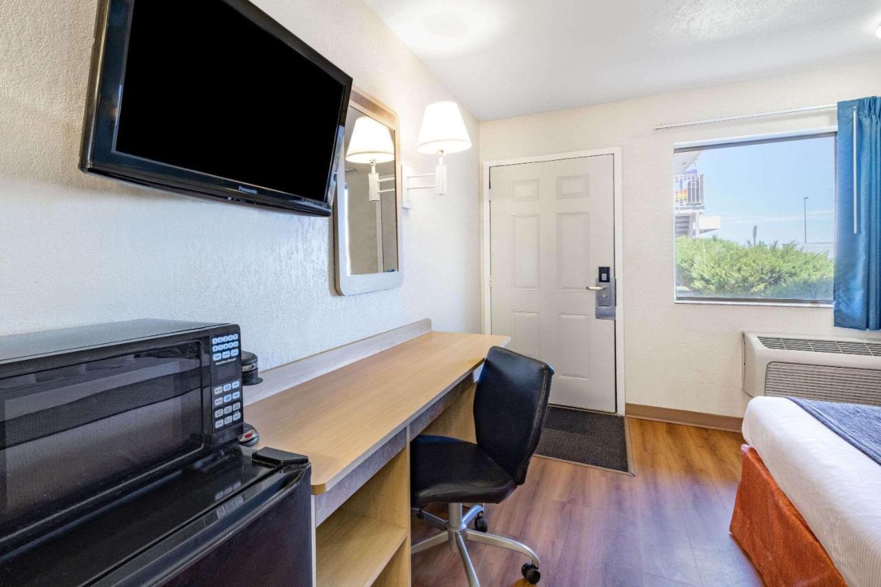 Travelodge By Wyndham Miles City Extérieur photo