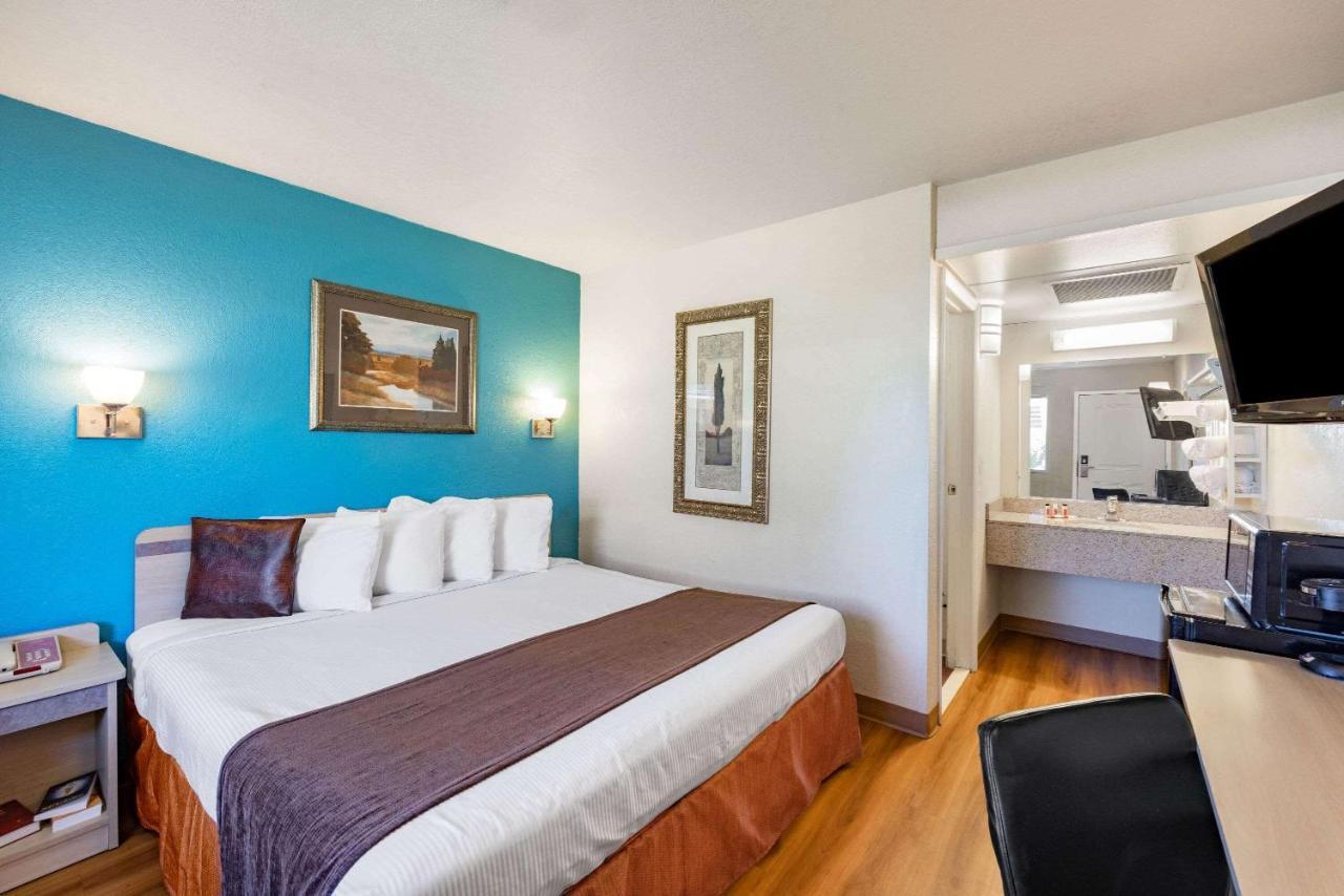 Travelodge By Wyndham Miles City Extérieur photo