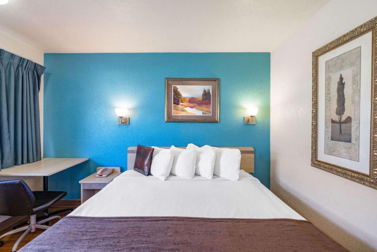 Travelodge By Wyndham Miles City Extérieur photo