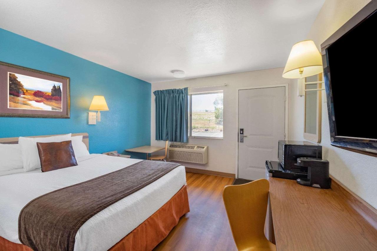 Travelodge By Wyndham Miles City Extérieur photo