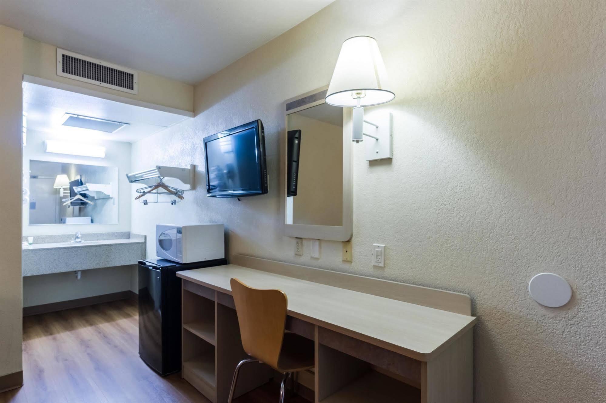 Travelodge By Wyndham Miles City Extérieur photo