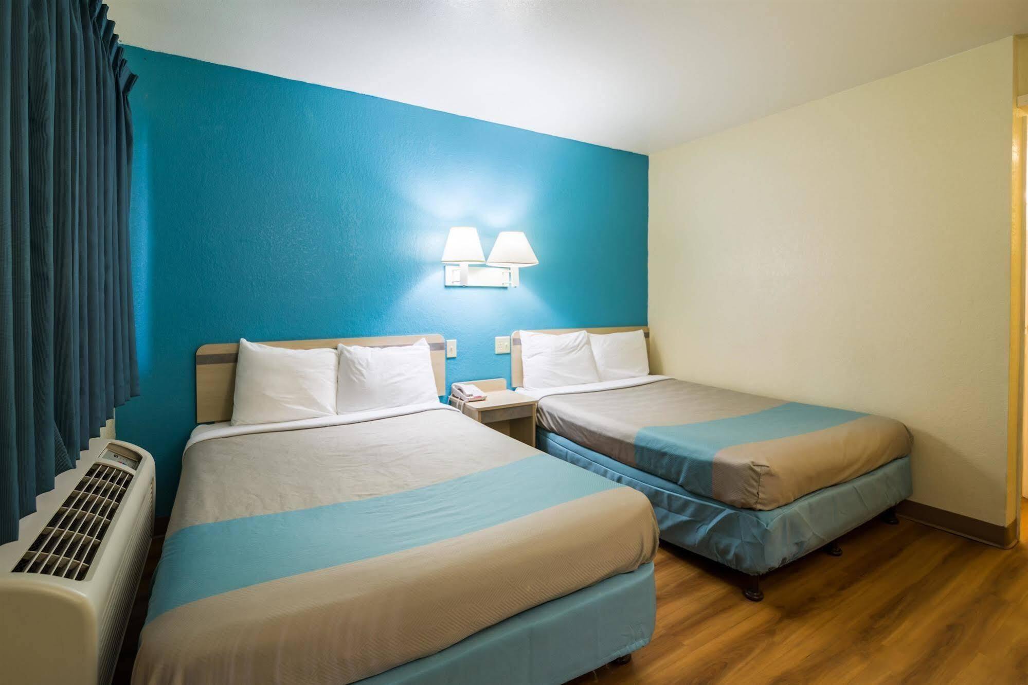 Travelodge By Wyndham Miles City Extérieur photo