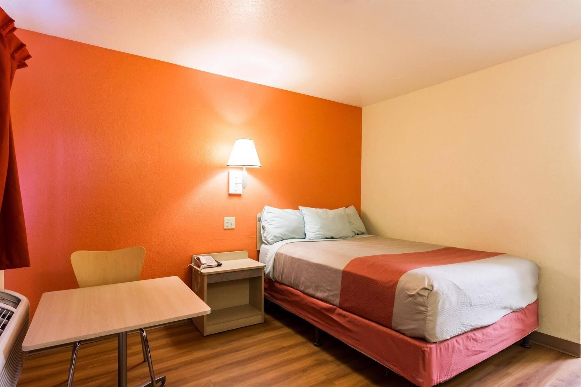 Travelodge By Wyndham Miles City Extérieur photo