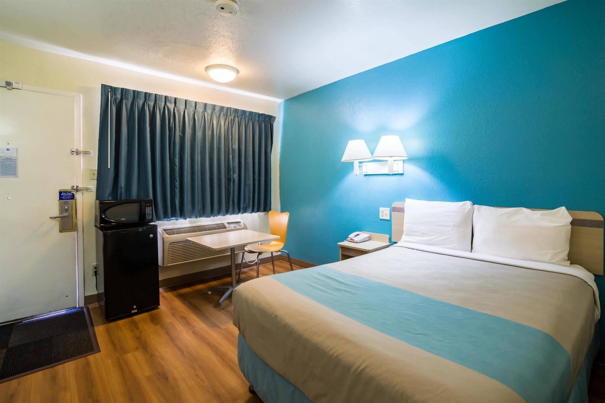 Travelodge By Wyndham Miles City Extérieur photo