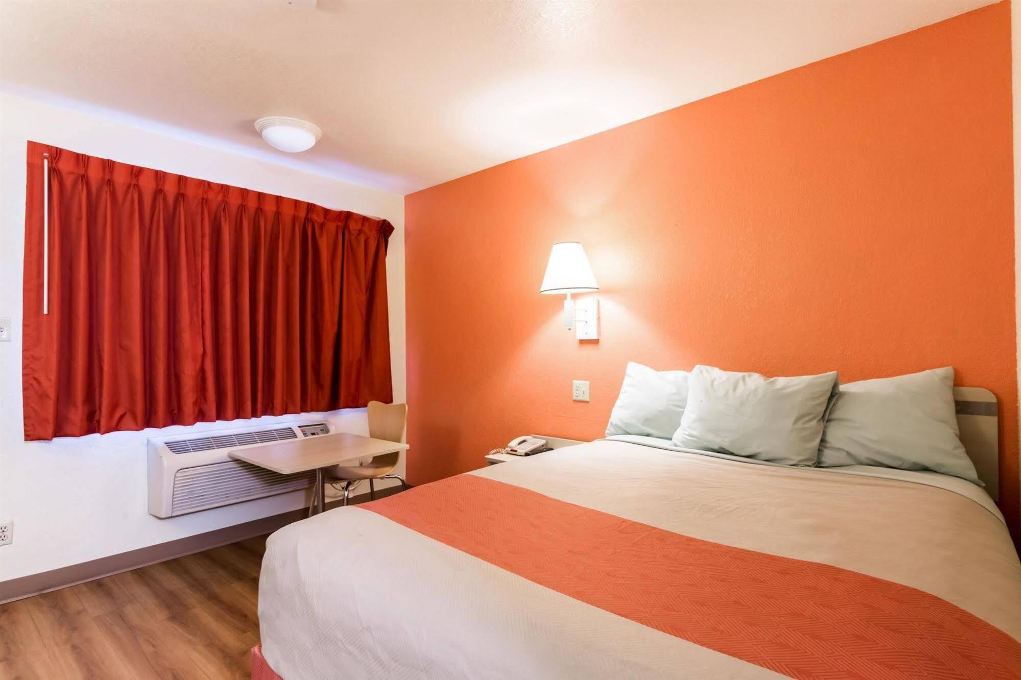 Travelodge By Wyndham Miles City Extérieur photo